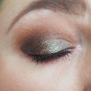 Lithium als Highlight auf dem beweglichen Lid