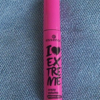 I ♥ EXTREME - Crazy  Volume Mascara - essence