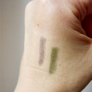 Links: Lavender Grey, rechts: Seaweed