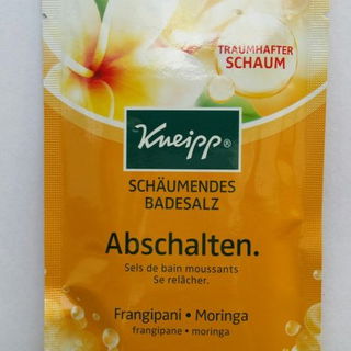 Schäumendes Badesalz - Abschalten. - Frangipani • Moringa - Kneipp