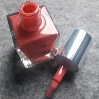 Volume Gloss gel look polish von p2 Cosmetics