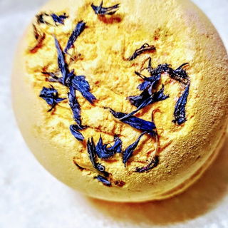 Cheer Up Buttercup - Badebombe von LUSH