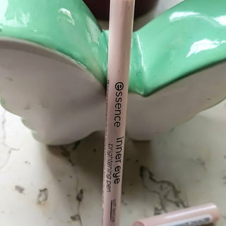 Inner Eye Brightening Pen von essence