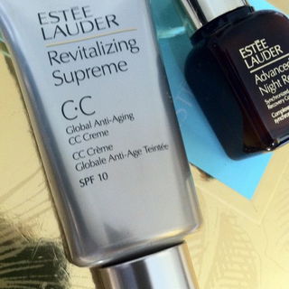 Revitalizing Supreme Global Anti-Aging CC Creme SPF 10 von Estée Lauder