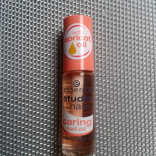 studio nails - caring nail oil - essence