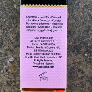 Born This Way - Naturally Radiant Concealer - Too Faced