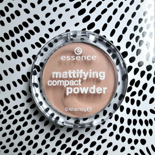 mattifying compact powder - essence