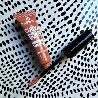 Colour Boost - Vinylicious - Liquid Lipstick - essence