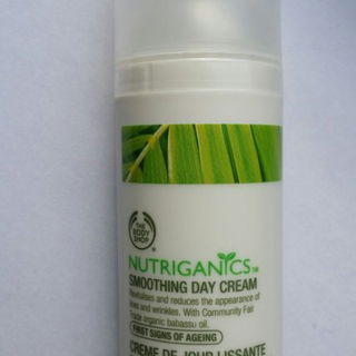 Nutriganics - Smoothing Day Cream - The Body Shop