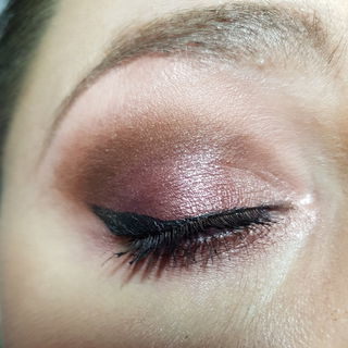 Intensiver Look mit allen Farben der Palette und schwarzem Liner und Kajal