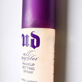 All Nighter Long-Lasting Make-up Setting Spray von Urban Decay