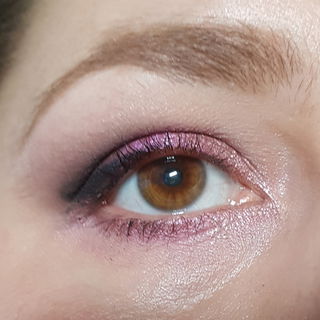 In Kombination mit der White Peach Palette.