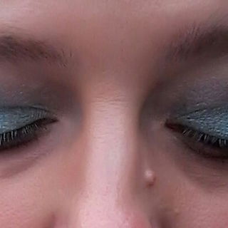 Ecrin 4 Couleur les bleus mit Maybelline 24h color tattoo als Basis