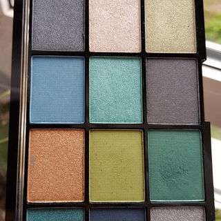 Re-Loaded Palette - Deep Dive - Makeup Revolution