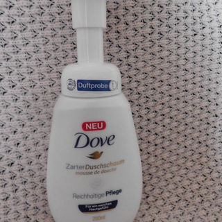 Zarter Duschschaum Reichhaltige Pflege von Dove