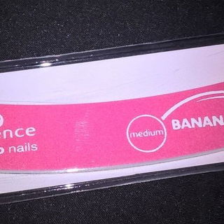 studio nails - Banana-File - essence