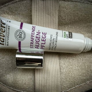 Karanjaöl & Weißer Bio-Tee - Straffende Augenpflege - Lavera