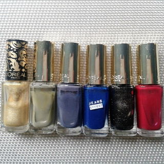 815 Ornemental Gold, 605 Rive Gauche Green, 607 Rue Montmartre, 860 Indigo Classique, 868 LBD, 871 Bustier Graphic