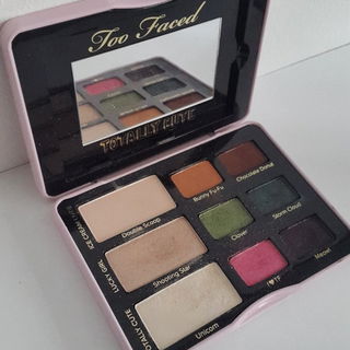 Totally Cute Eyeshadow Palette von Too Faced