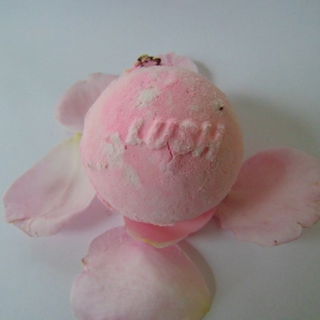 Rose Queen - Badekugel - LUSH