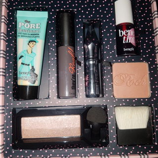 beauty school KNOCKOUTS - Benefit