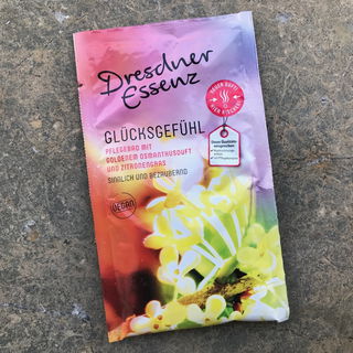 Glücksgefühl Pflegebad mit goldenem Osmanthusduft und Zitronengras - Dresdner Essenz