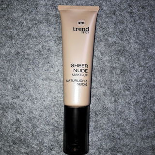 Sheer Nude Make-Up - trend IT UP