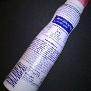 Body Mousse - Wild Raspberry & White Tea - Nivea