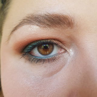 Palette Nummer 8 mit grünem Kajal