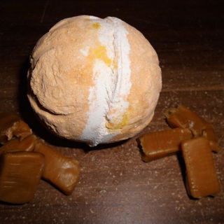 Yog Nog - Badebombe - LUSH