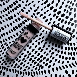 I ♥ Colour Intensifying eyeshadow base - essence