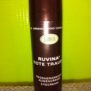 Ruvina Rote Traube - Regenerierende Augencreme von Lavolta