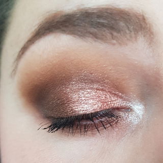 Mittags dann Rose-Braun fürs Büro. Der Look hält schon seit über 4 Std perfekt.