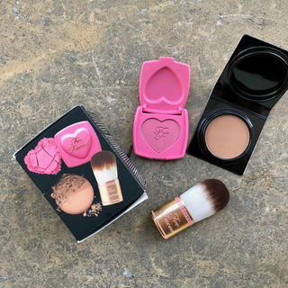 Beautifully Blushed & Bronzed - Deluxe Bronzers, Blushes & Flatbuki Brush Set - Too Faced