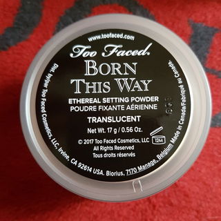 Born This Way Setting Powder - Too Faced