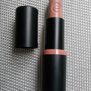 Essence Longlasting Lipstick 015 oh so matt!