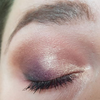 Neutraler Look aus Braun u d Aubergine mit goldenem Highlight