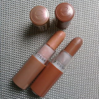 Essence Lipstick 58 dazzling beige und 63 flattering nude