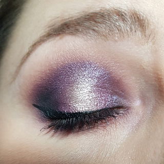 In Kombination mit Huda Amethyst Palette.