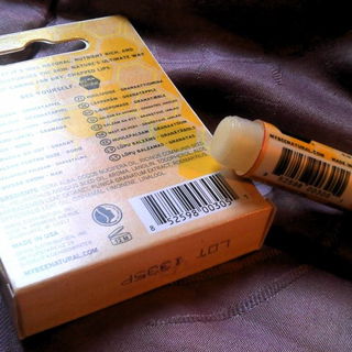 Pomegranate Lip Balm von Bee Natural