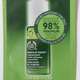 Ein so ein Sachet hat mir für 4 Anwendungen gereicht.