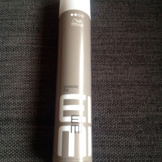 Wella EIMI Dynamic Fix 45 Sekunden Modellier-Spray von Wella