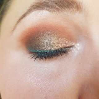 Palette Nummer 8 mit grünem Kajal