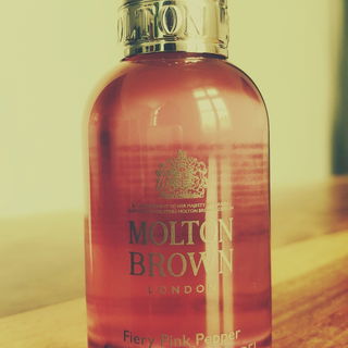 Fiery Pink Pepper Bath & Shower Gel von Molton Brown