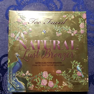 Ganz neu und trotzdem abgegriffen und leicht rostig