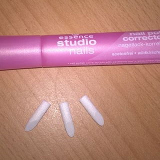 studio nails - nail polish corrector pen - essence
