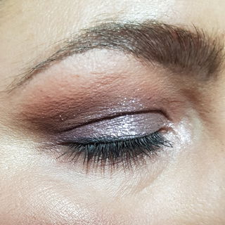 In der palette Lila, auf dem Lid Lavendelgrau